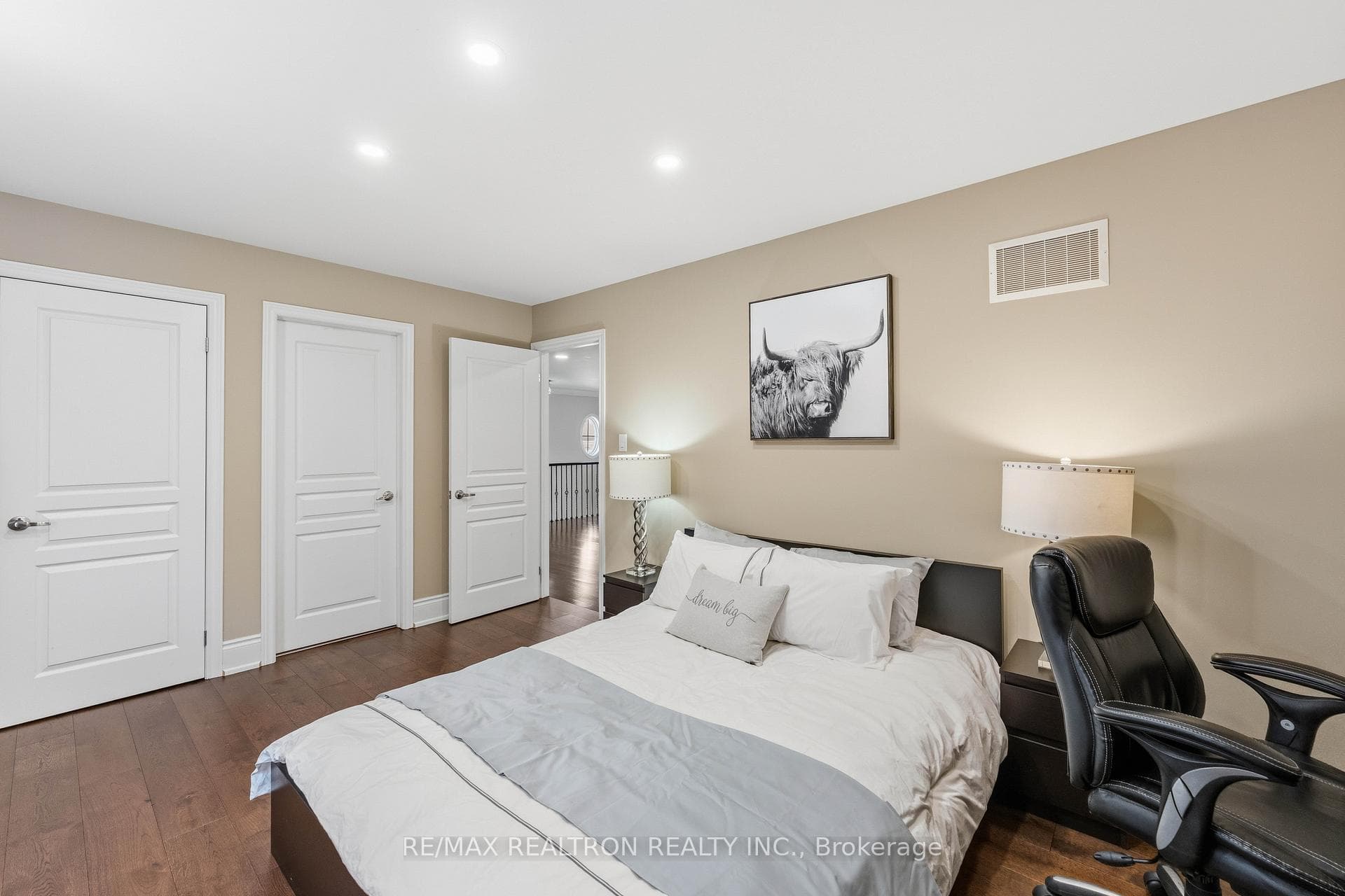 103 Sir Stevens Drive photo 38