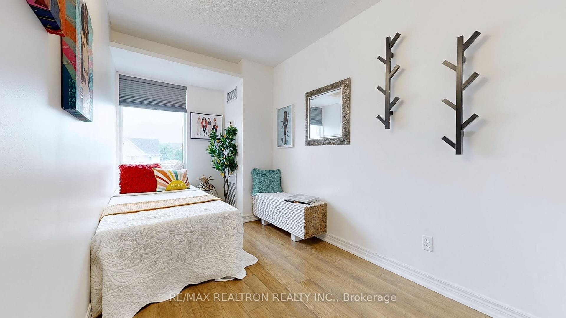 399 South Park Road Unit 503 photo 19