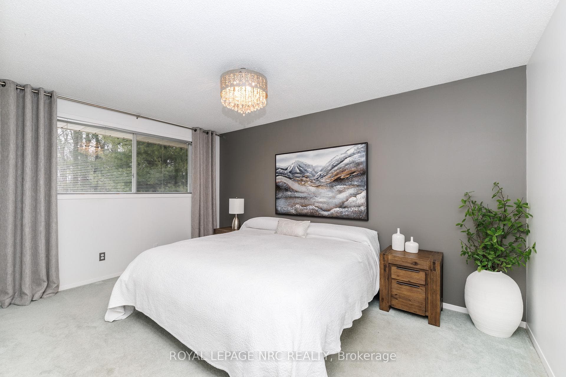 28 Spruceside Crescent photo 16