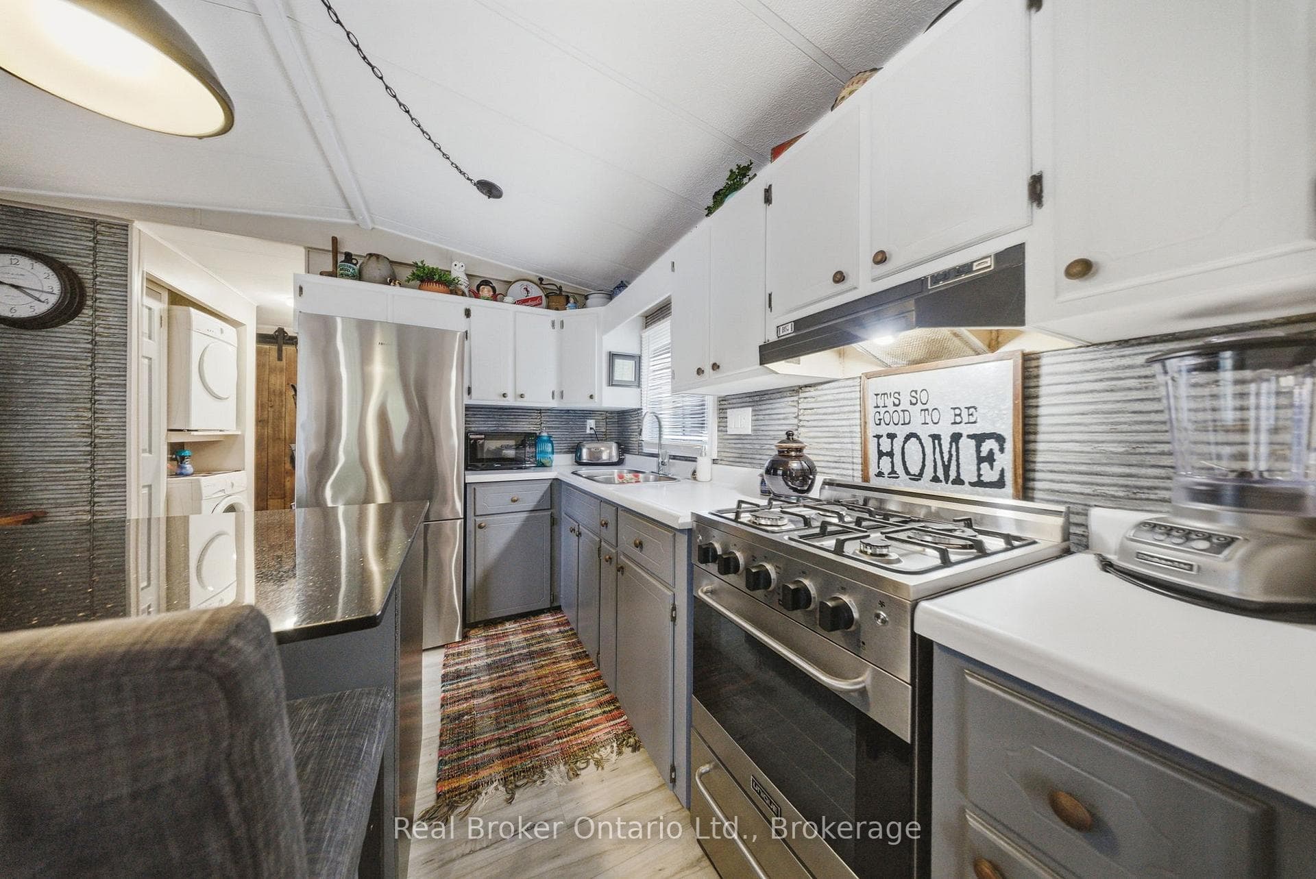 230 Mountain Ash Road photo 16