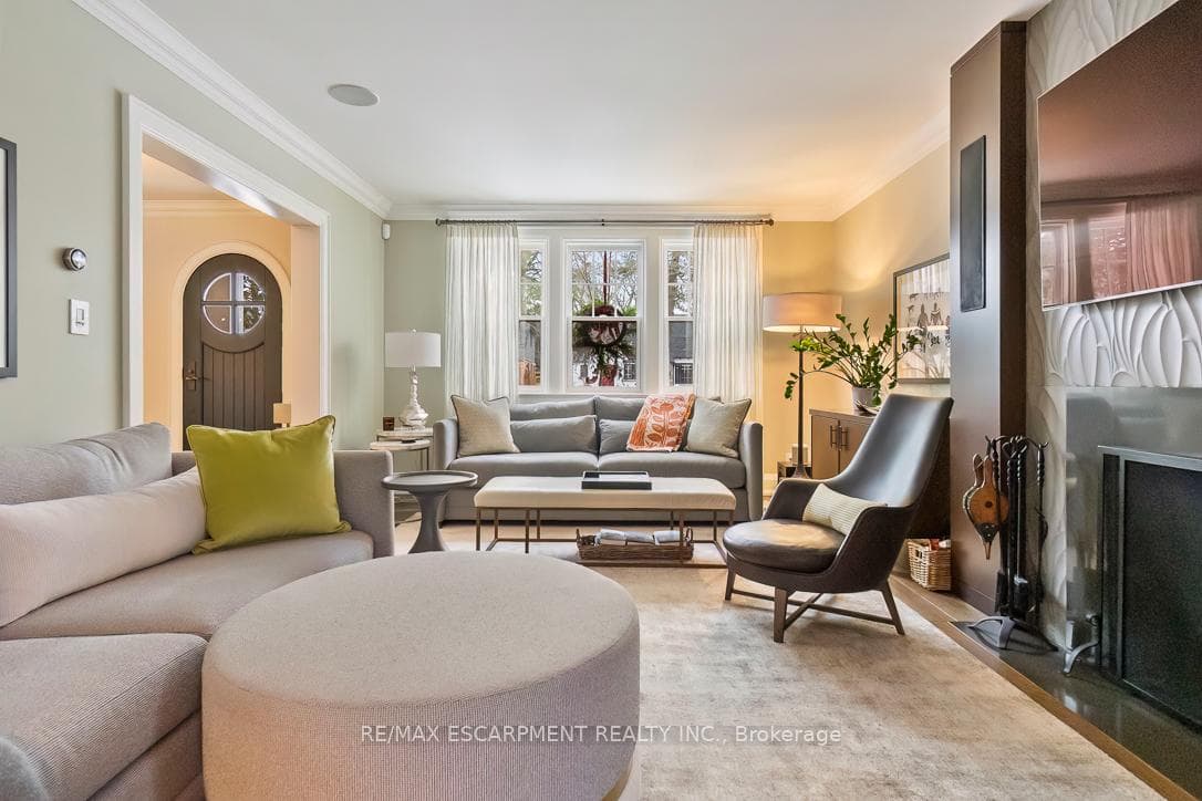 534 Emerald Street photo 14