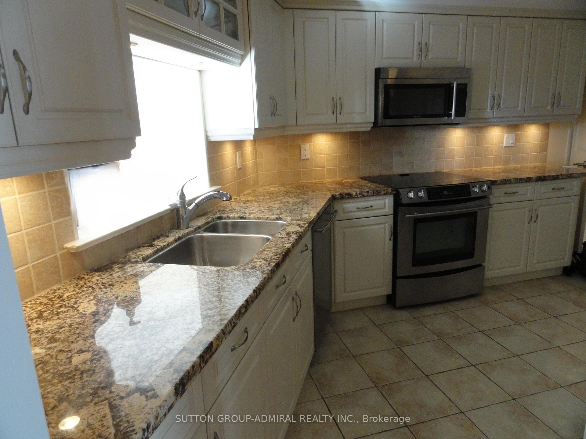 85 Skymark Drive Unit 801 photo 16