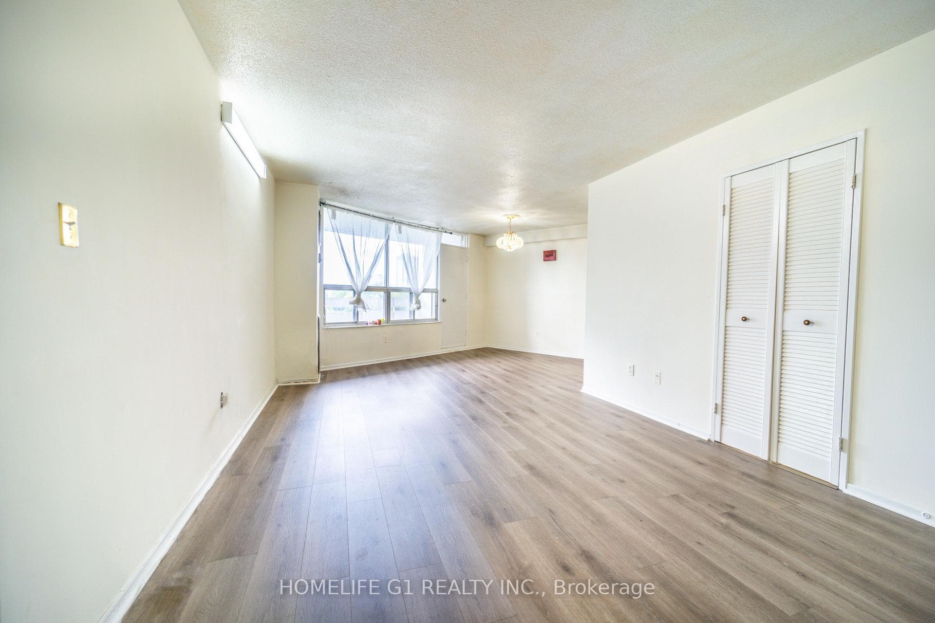 10 Edgecliff Golfway Unit 1107 photo 18