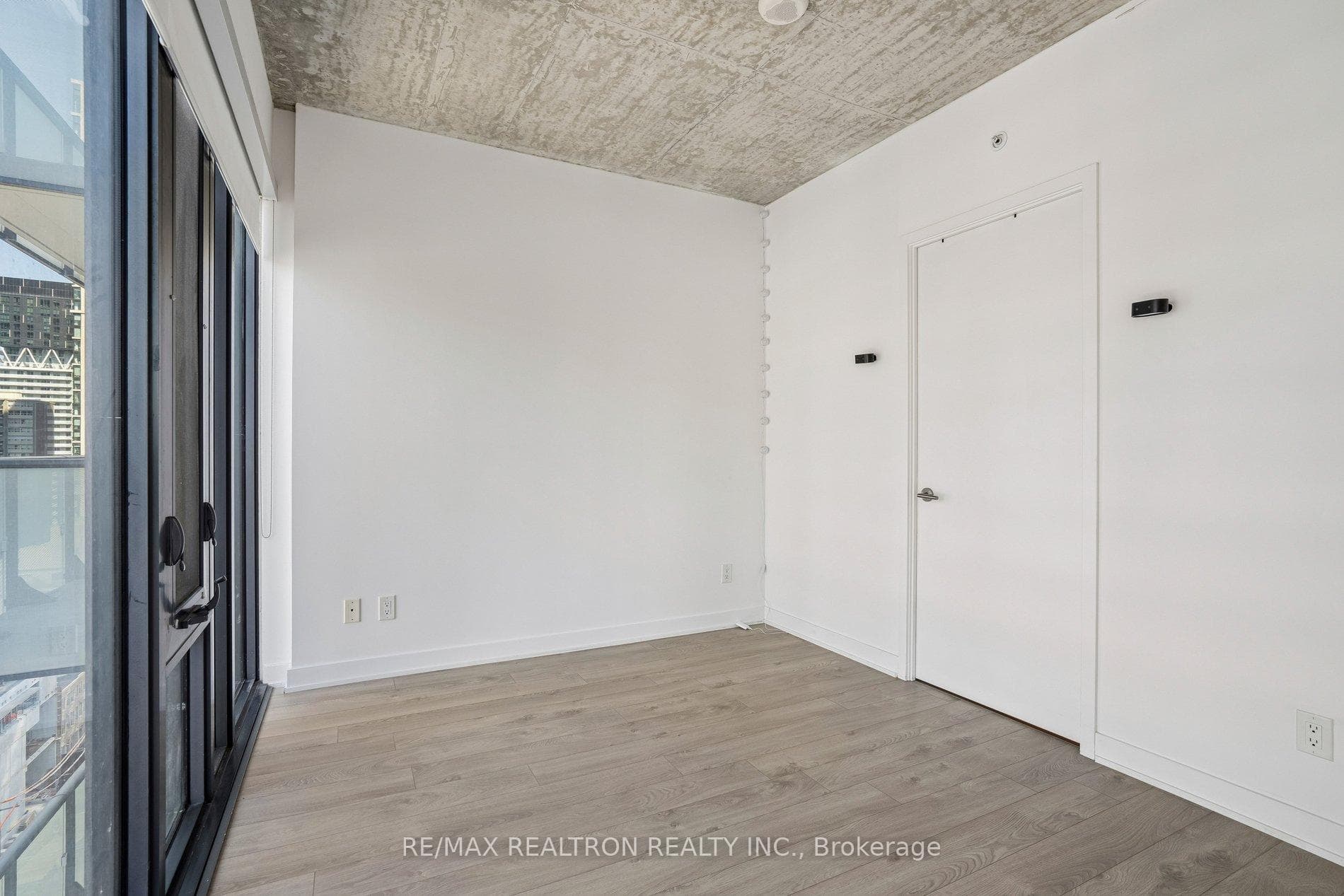 185 Roehampton Avenue Unit 1212 photo 11