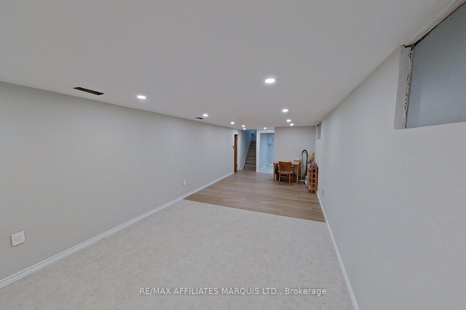 777 Sandfield Crescent photo 10