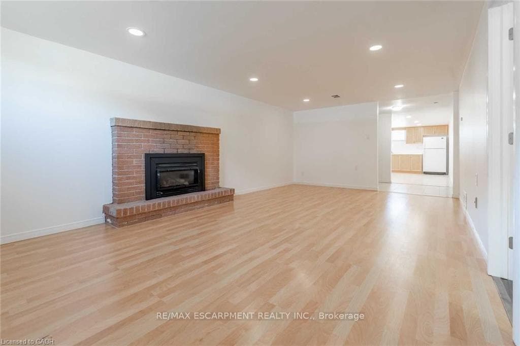134 Marcella Crescent Unit B photo 10