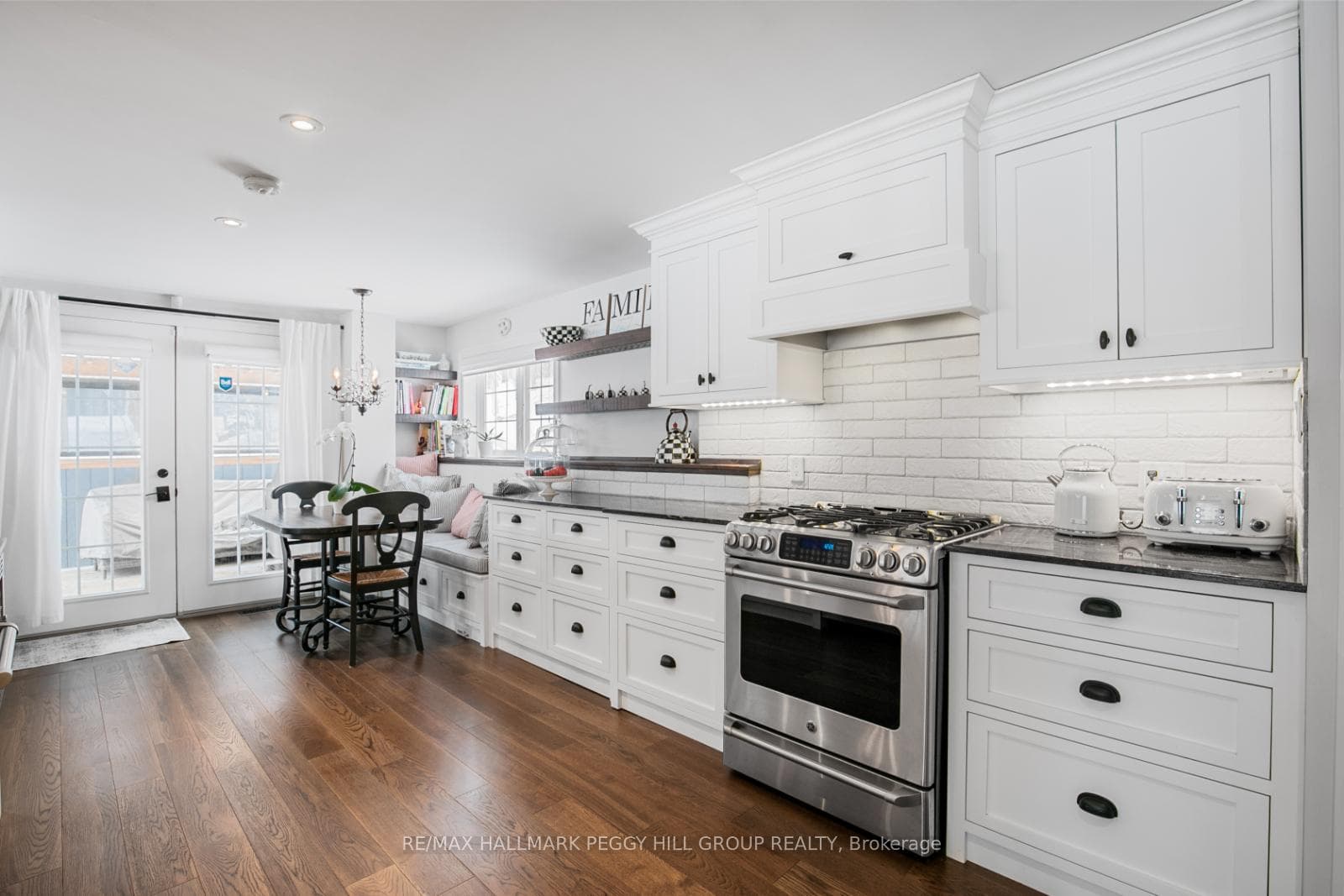 25 Seneca Lane photo 9