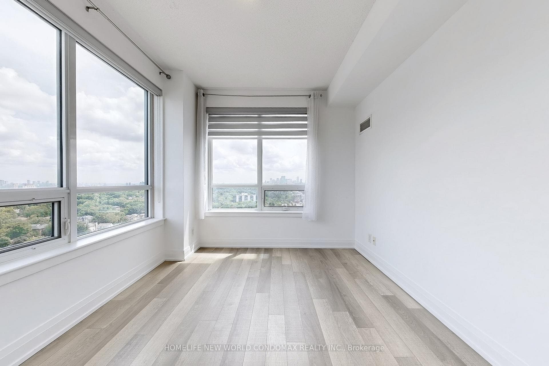 7165 Yonge Street Unit 1906 photo 14
