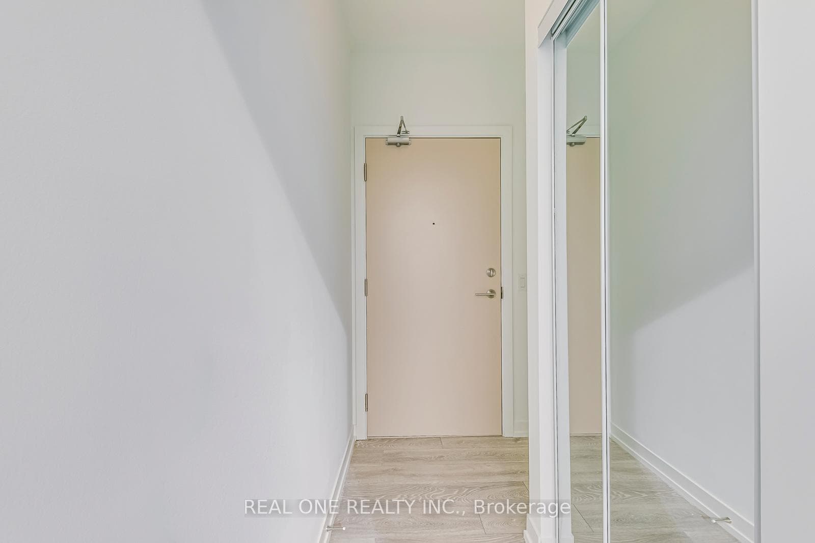 2020 Bathurst Street Unit 1520 photo 6