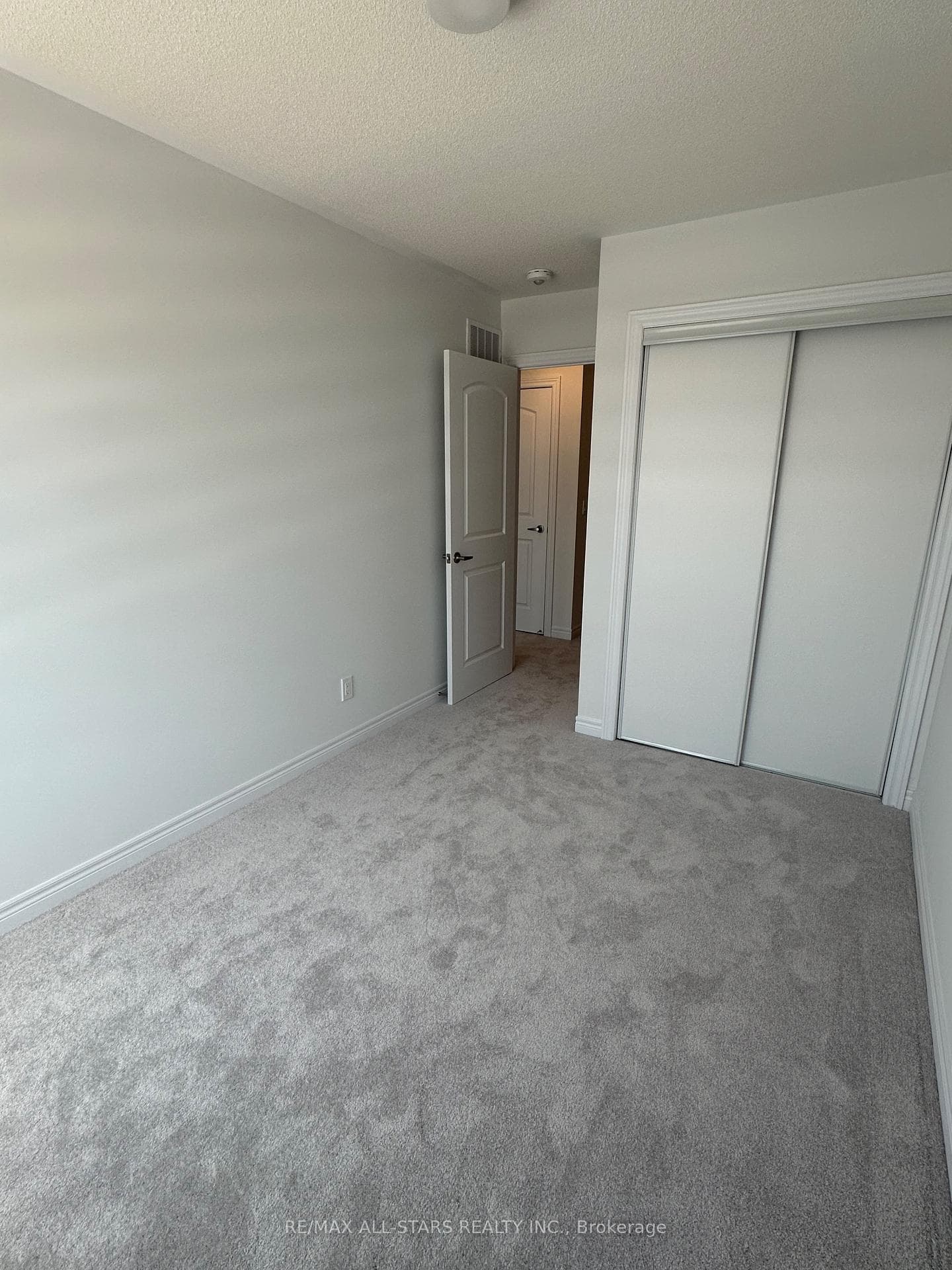 11816 Tenth Line photo 22