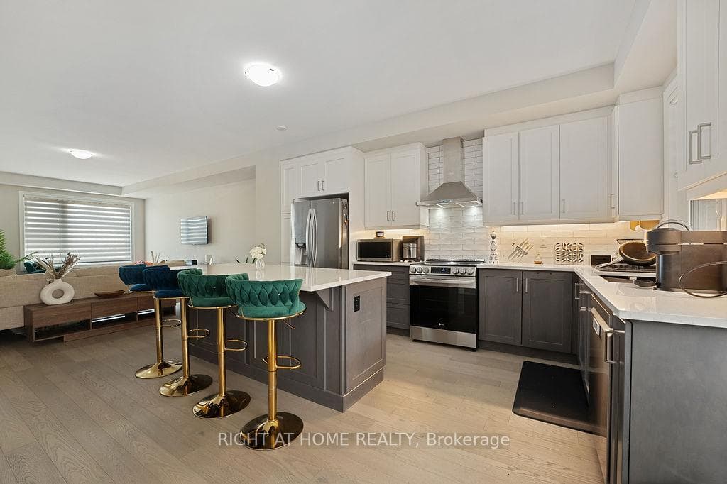 3033 John McKay Boulevard photo 7
