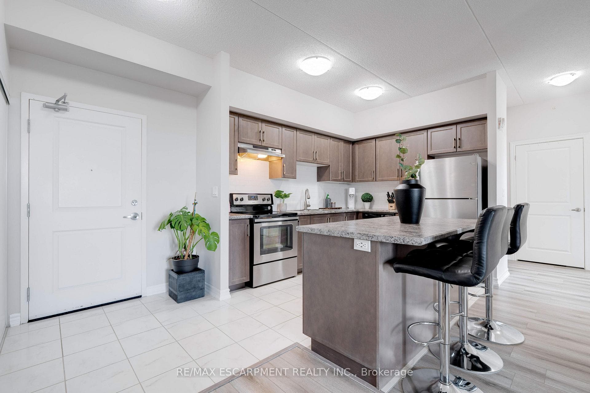 640 Sauve Street Unit 413 photo 5