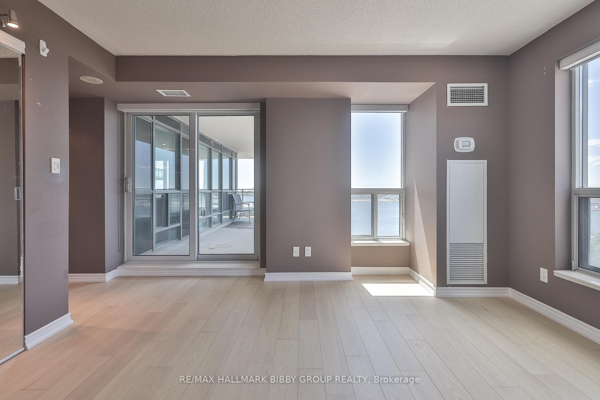 410 Queens Quay Unit 1103 photo 16