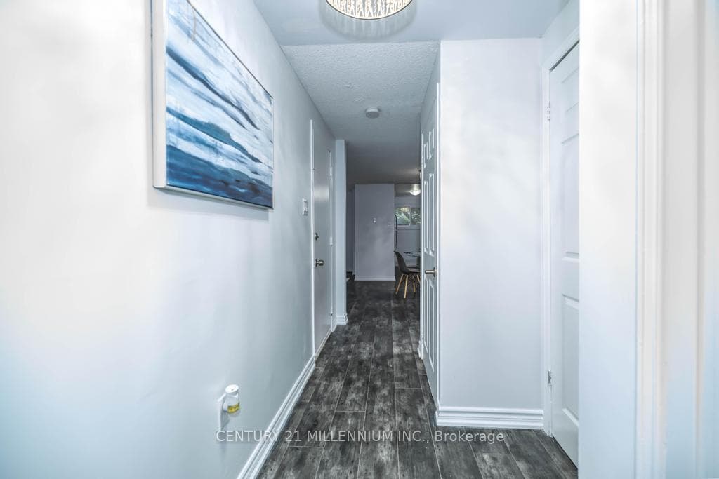 188 Hickling Trail photo 4