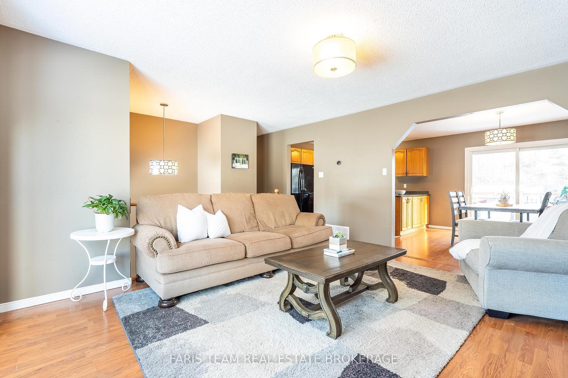 52 Roth Street photo 12
