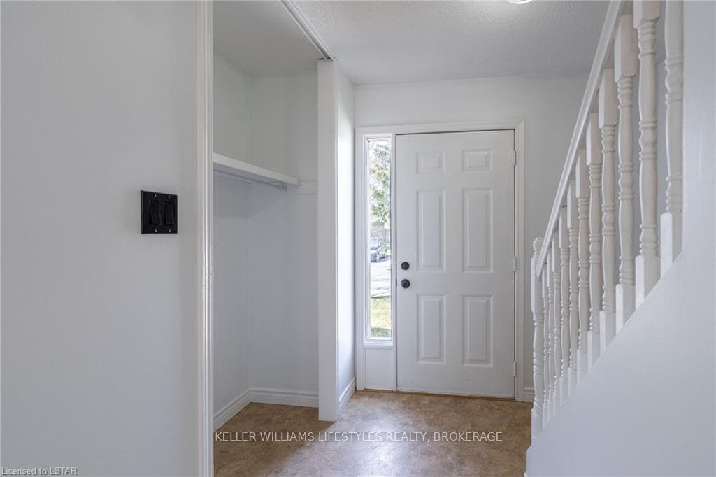 1600 CULVER Drive Unit 114 photo 2