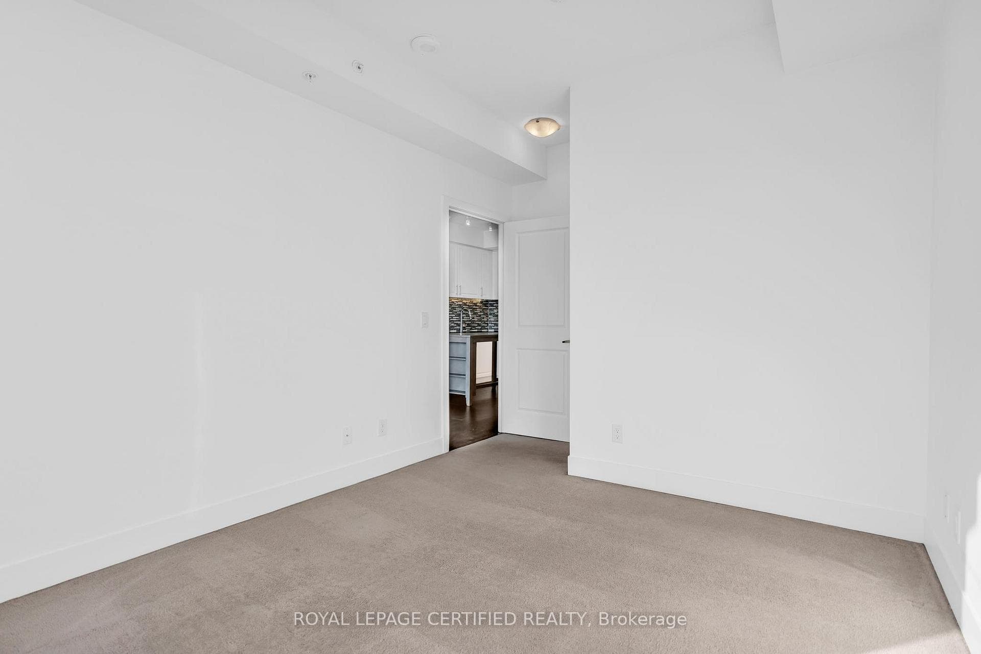 7 Kenaston Gardens Unit 304 photo 12