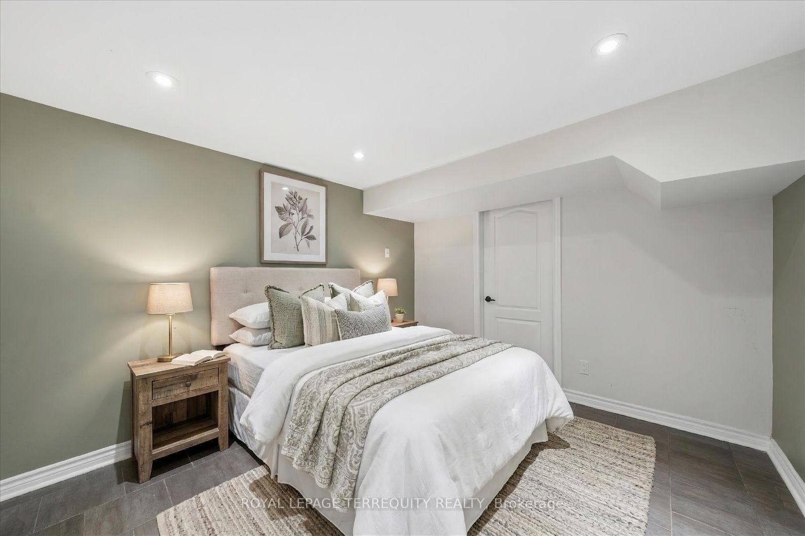 1825 Hyde Mill Crescent photo 42