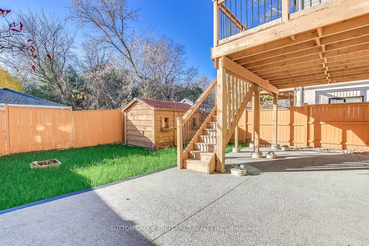 1851 Frederick Crescent photo 34