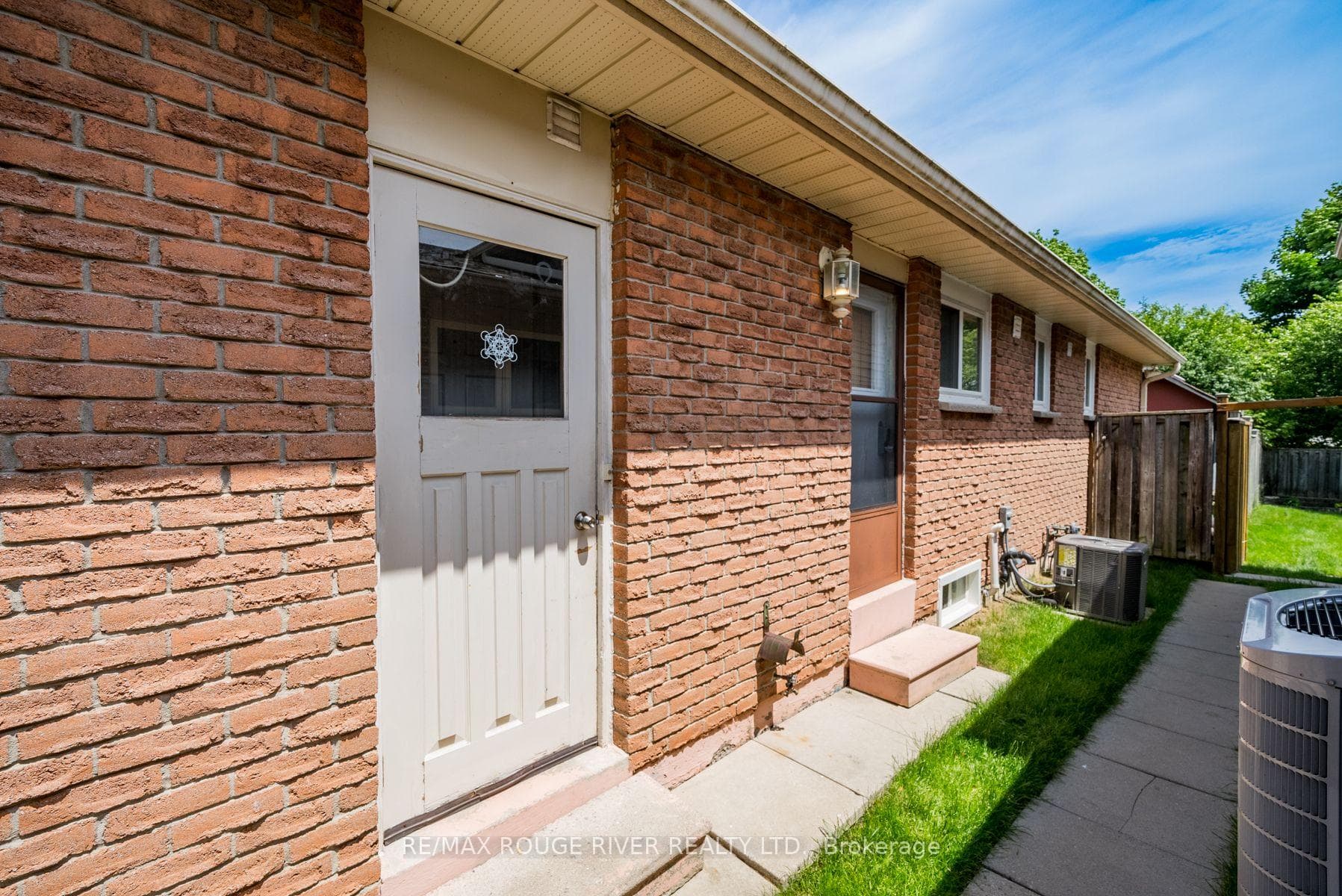 3 Swanston Crescent Unit Main photo 33