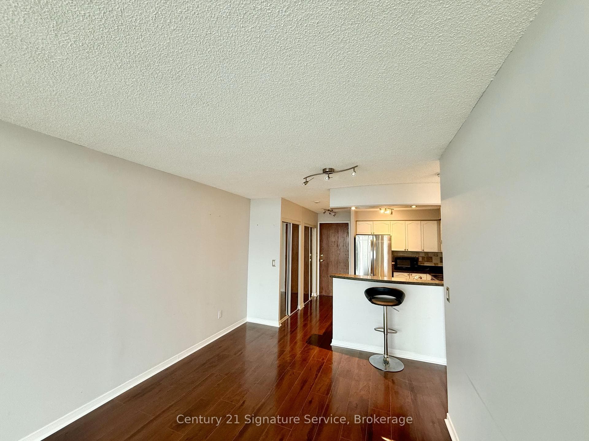 2545 Erin Centre Boulevard Unit 1802 photo 15