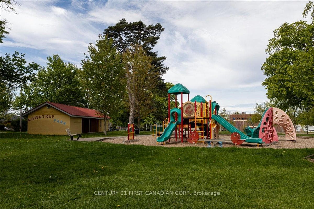 747 Whetter Avenue photo 40