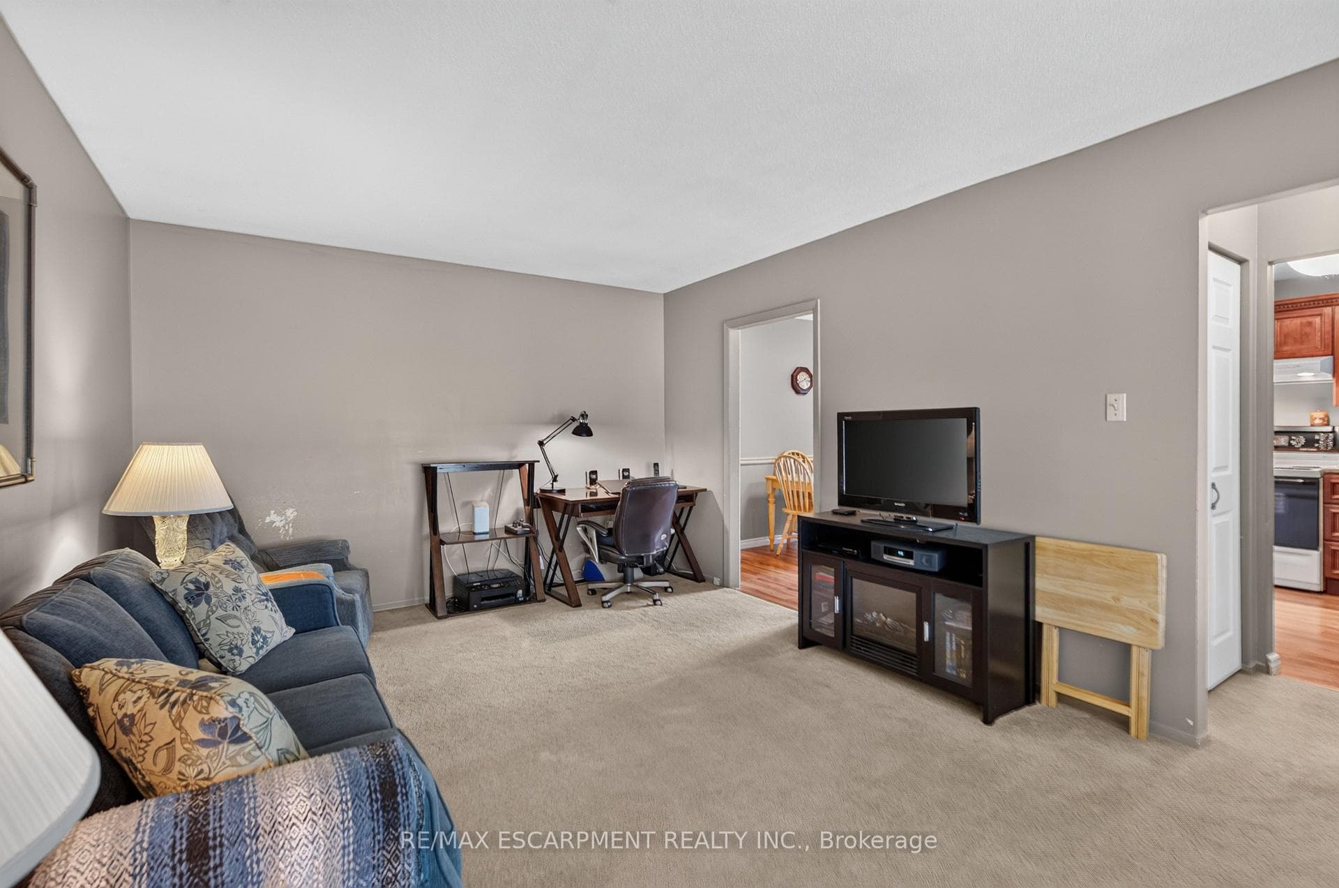 28 Boston Crescent photo 5
