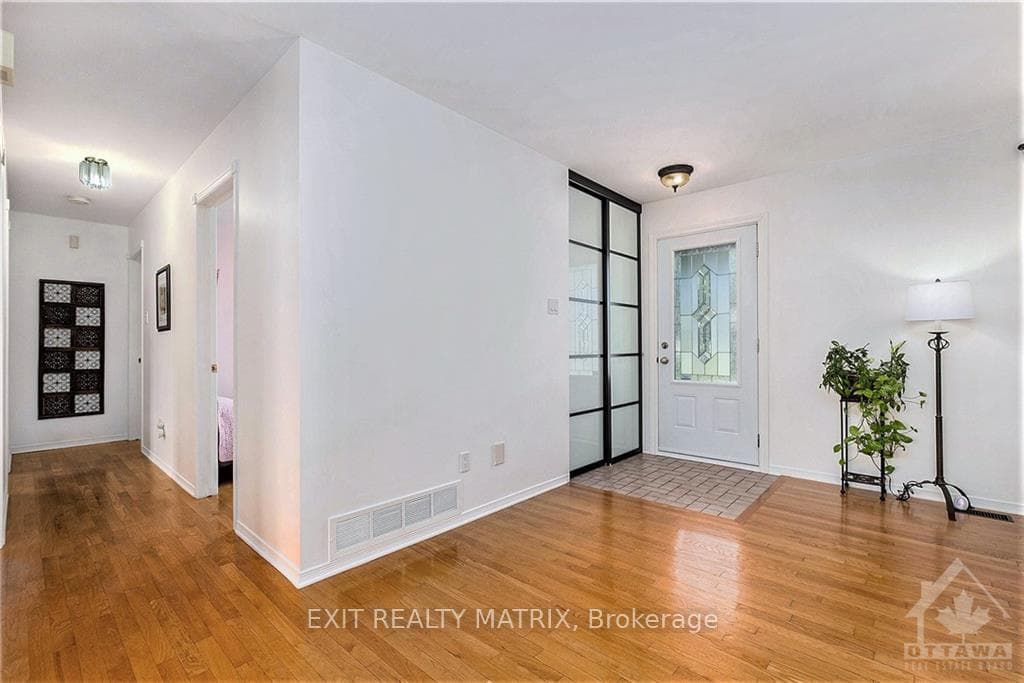 23 FLEURETTE Street photo 5