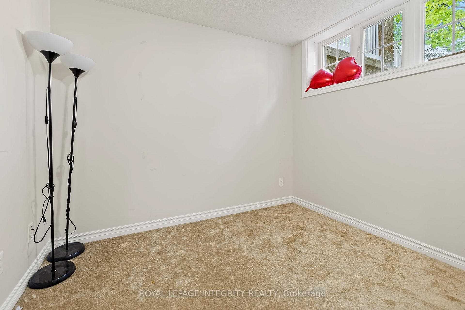 270 Kinghaven Crescent Unit 16 photo 14