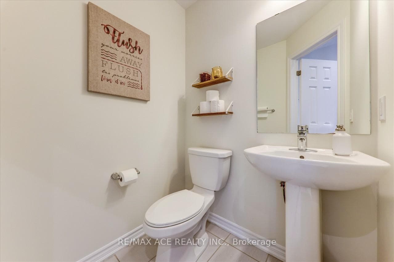 2486 Steeplechase Street photo 16