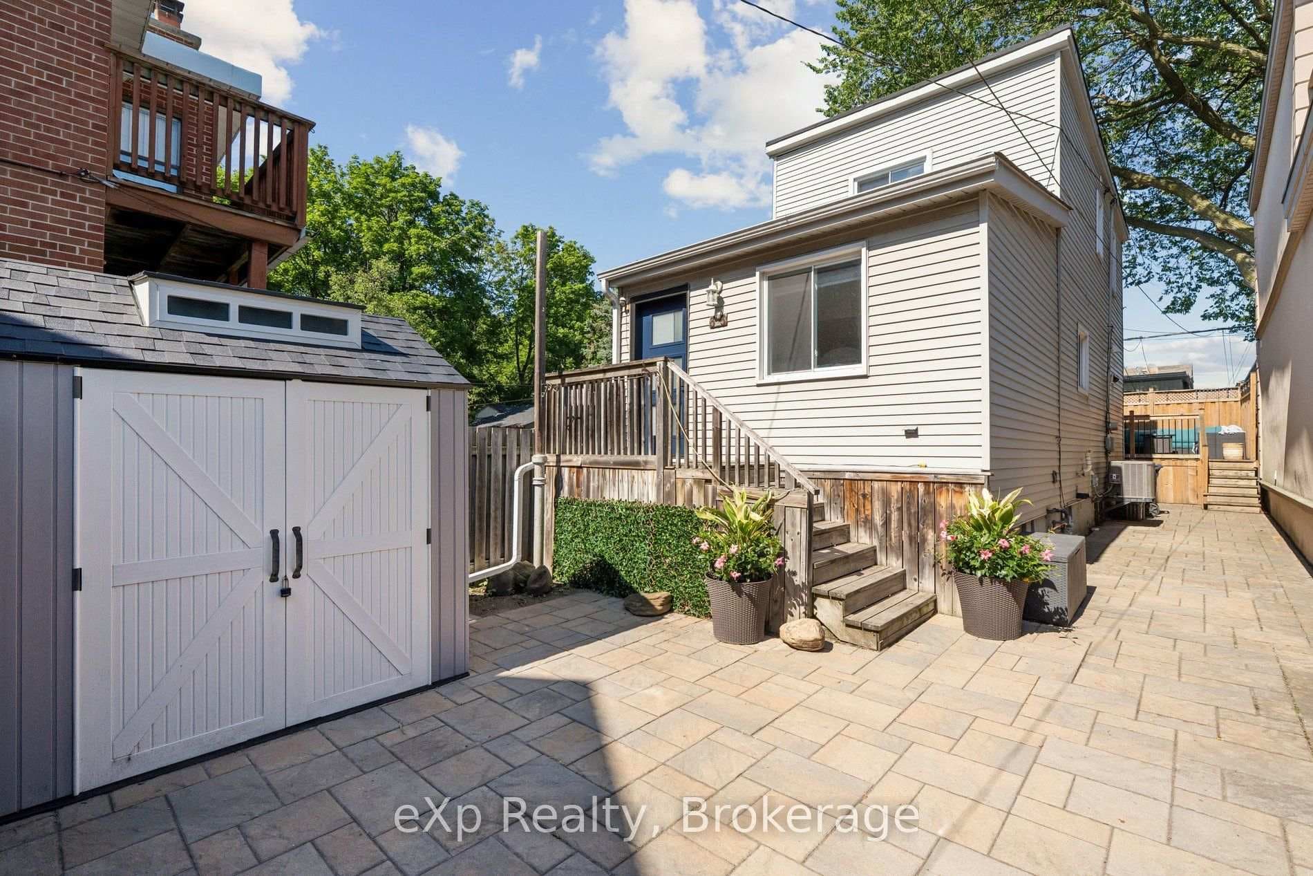 313 Bartlett Avenue photo 4