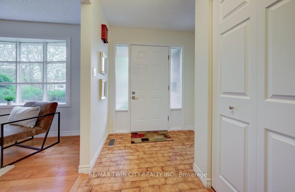 467 Redfox Road photo 4