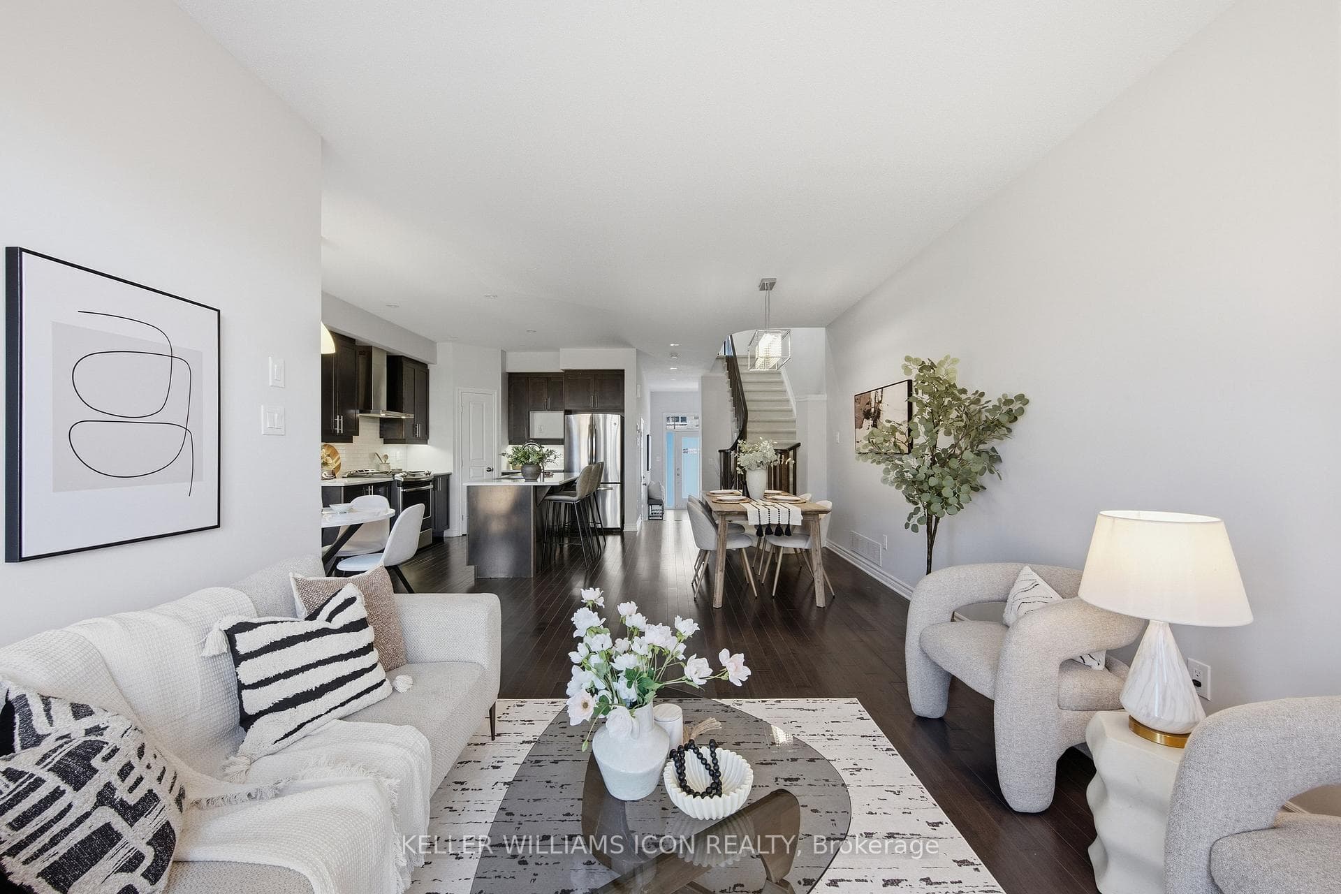 636 Tennant Way photo 13