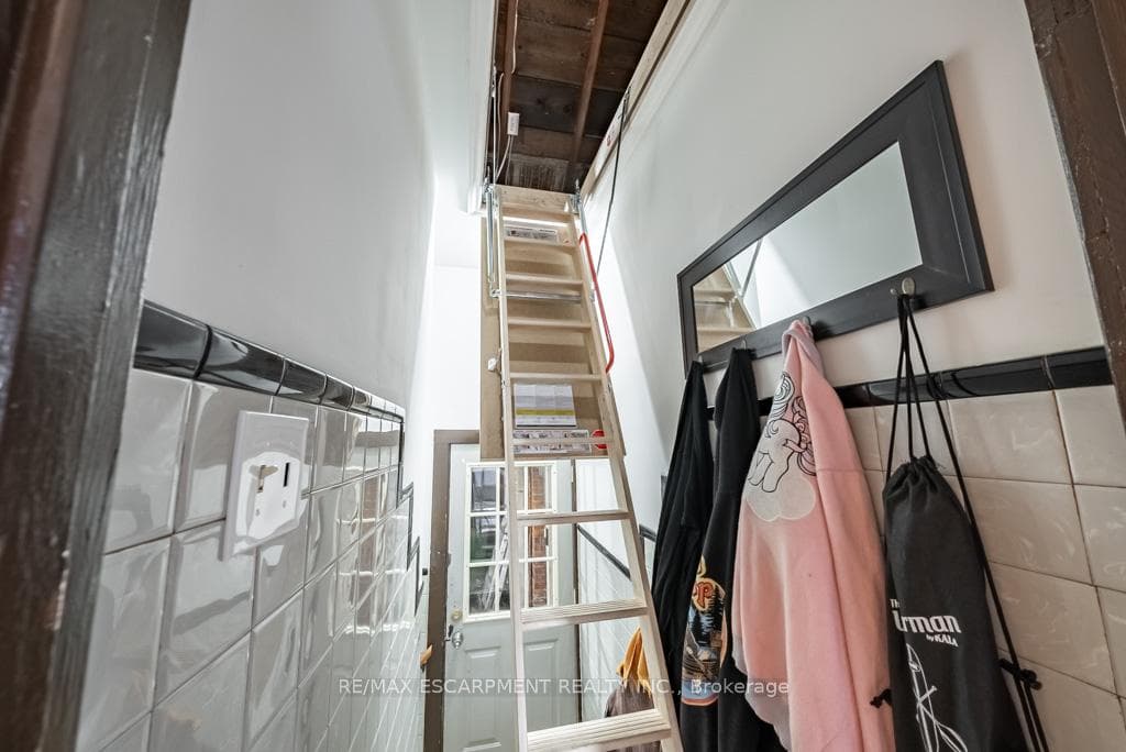 326 East 12th Street photo 16