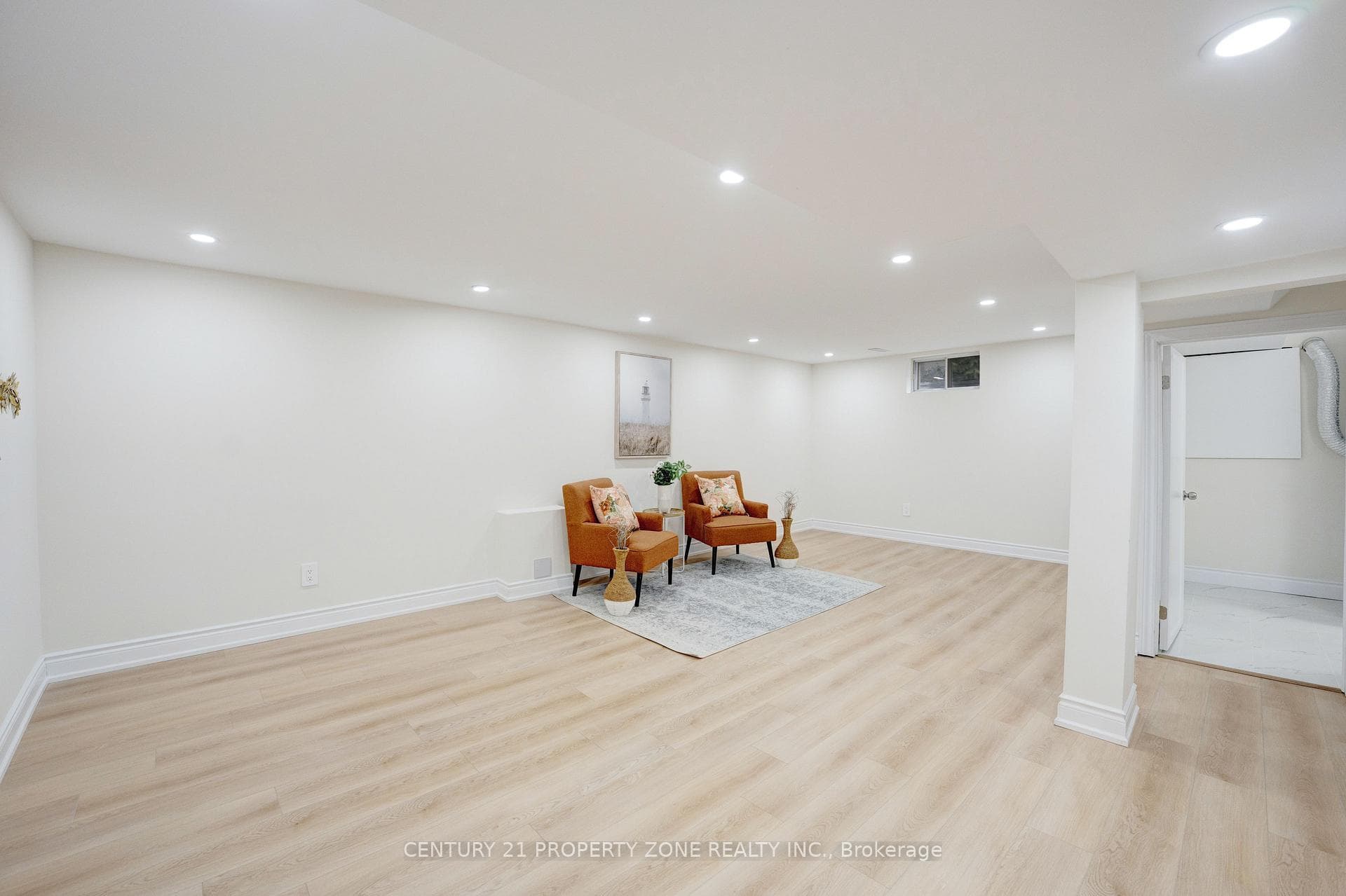 187 Martha Crescent photo 31