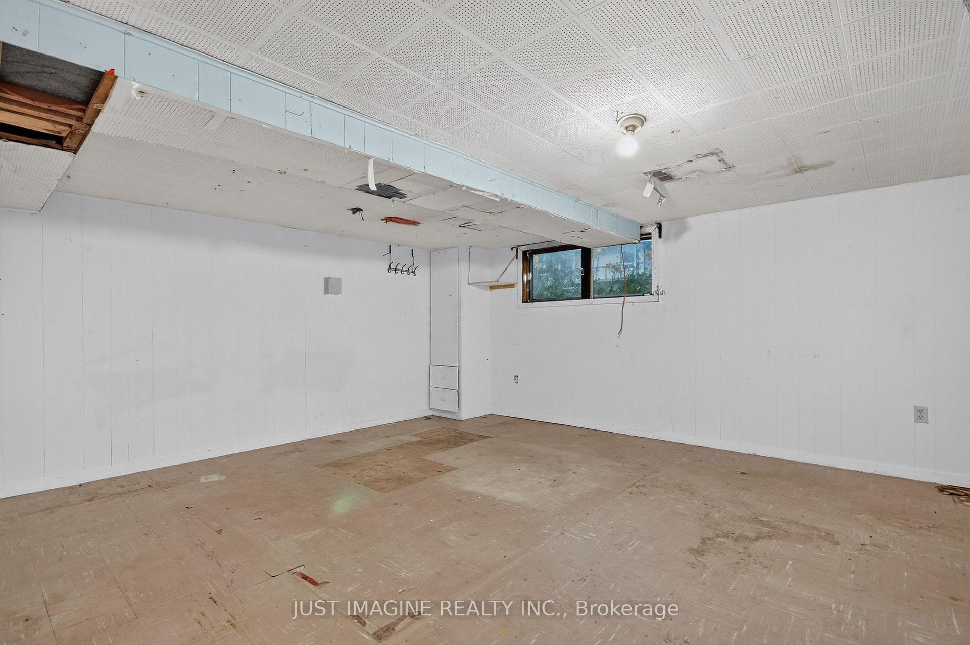 2654 Conn Street photo 28