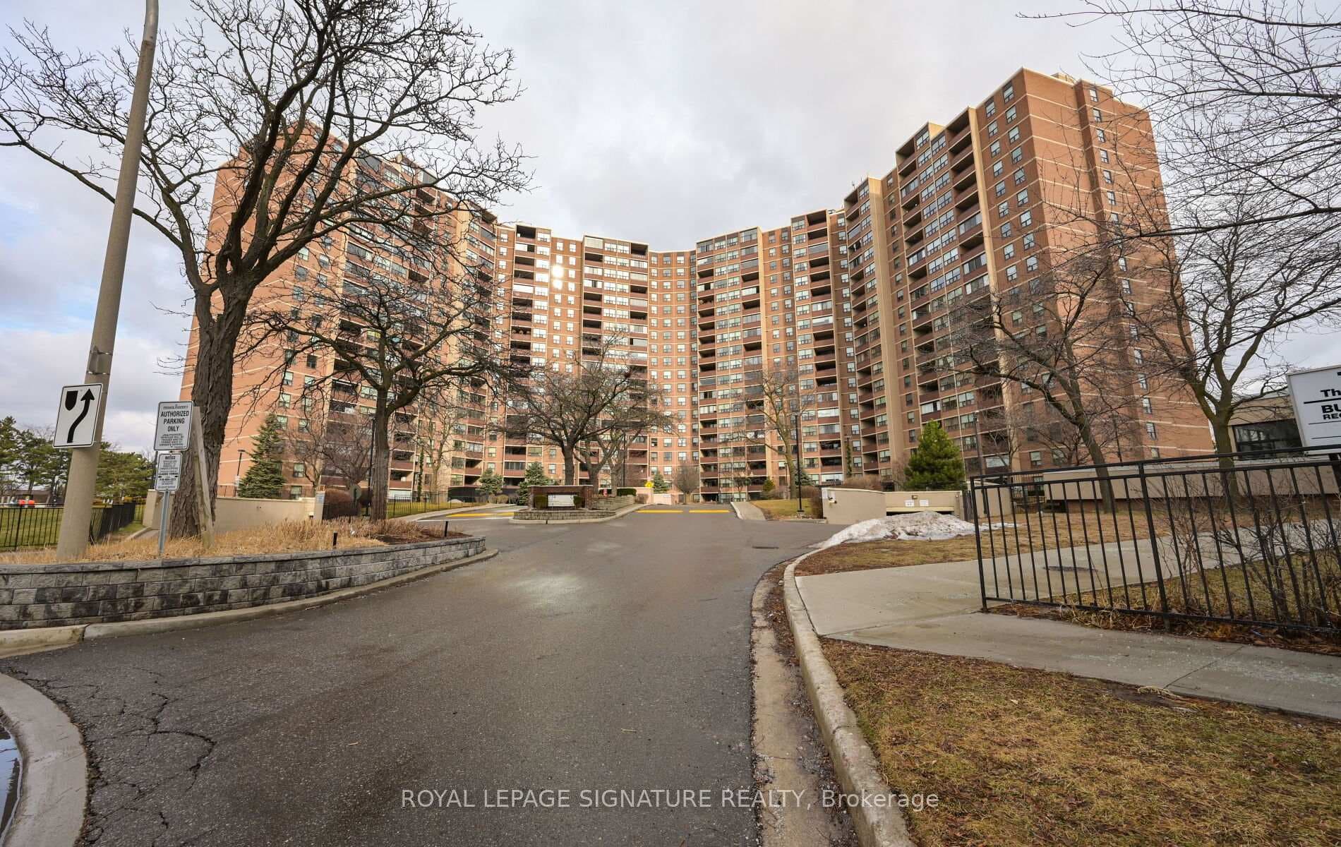 714 The West Mall N/A Unit 2003 photo 1