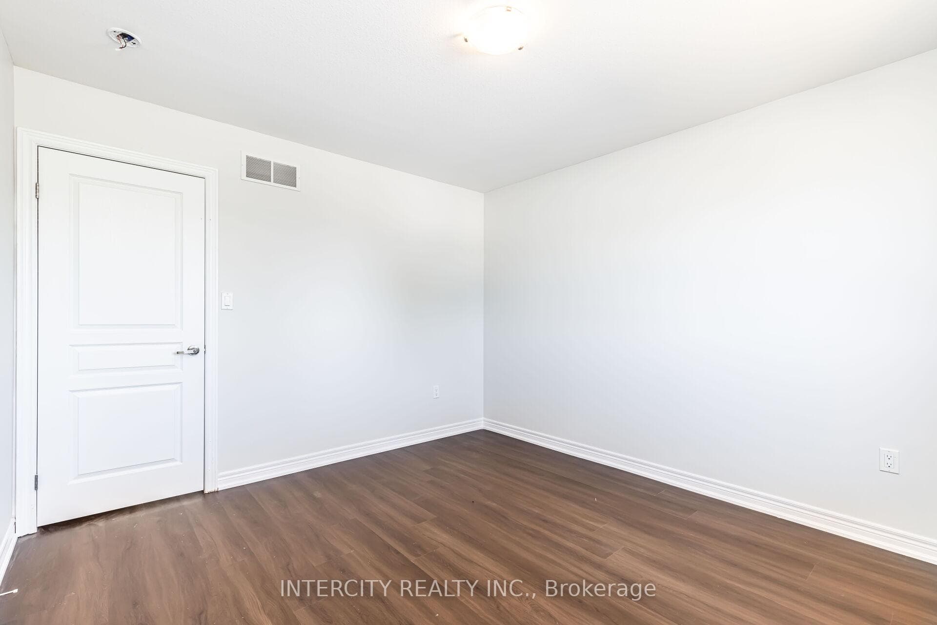 6141 Eaglewood Drive Unit 103 photo 21