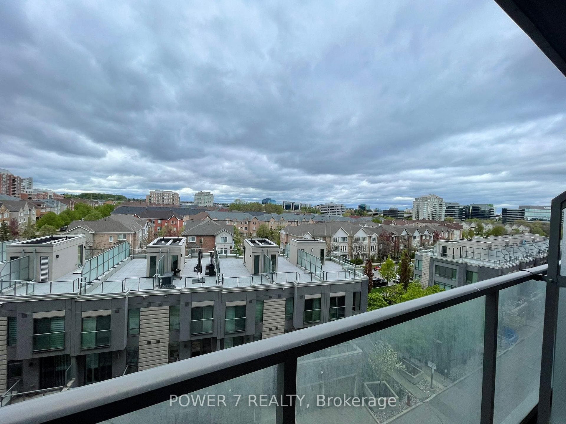 277 South Park Road Unit 703 photo 12