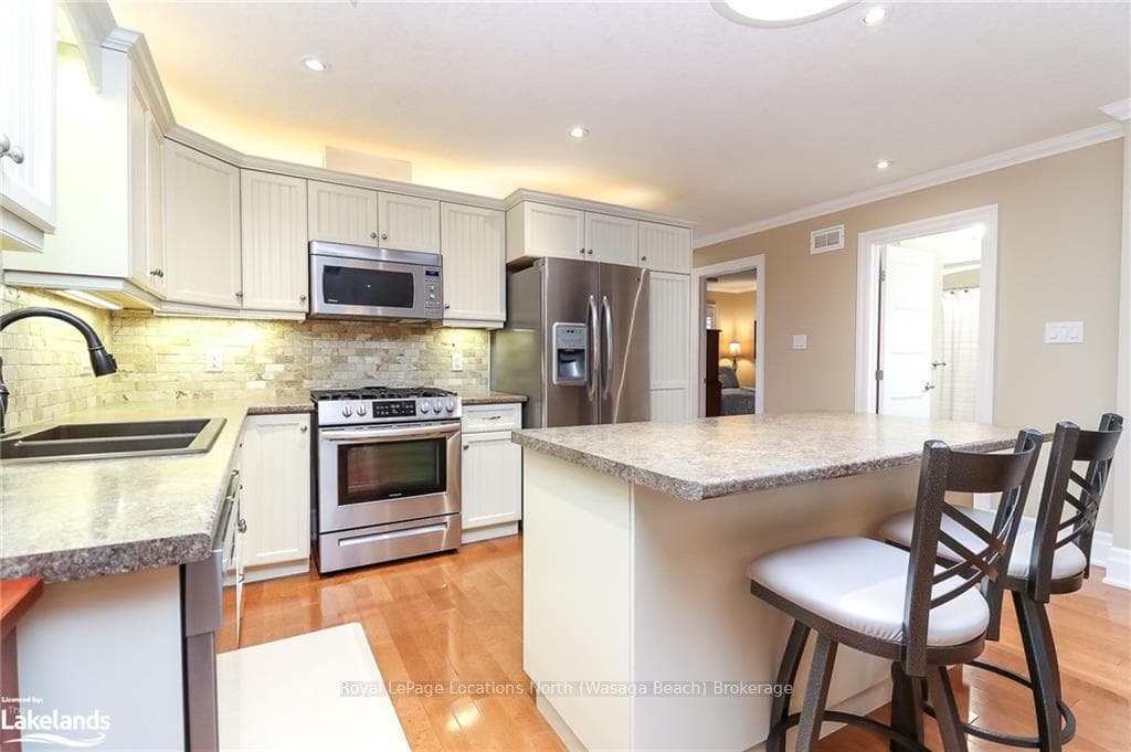 35 CHESTNUT Lane photo 16