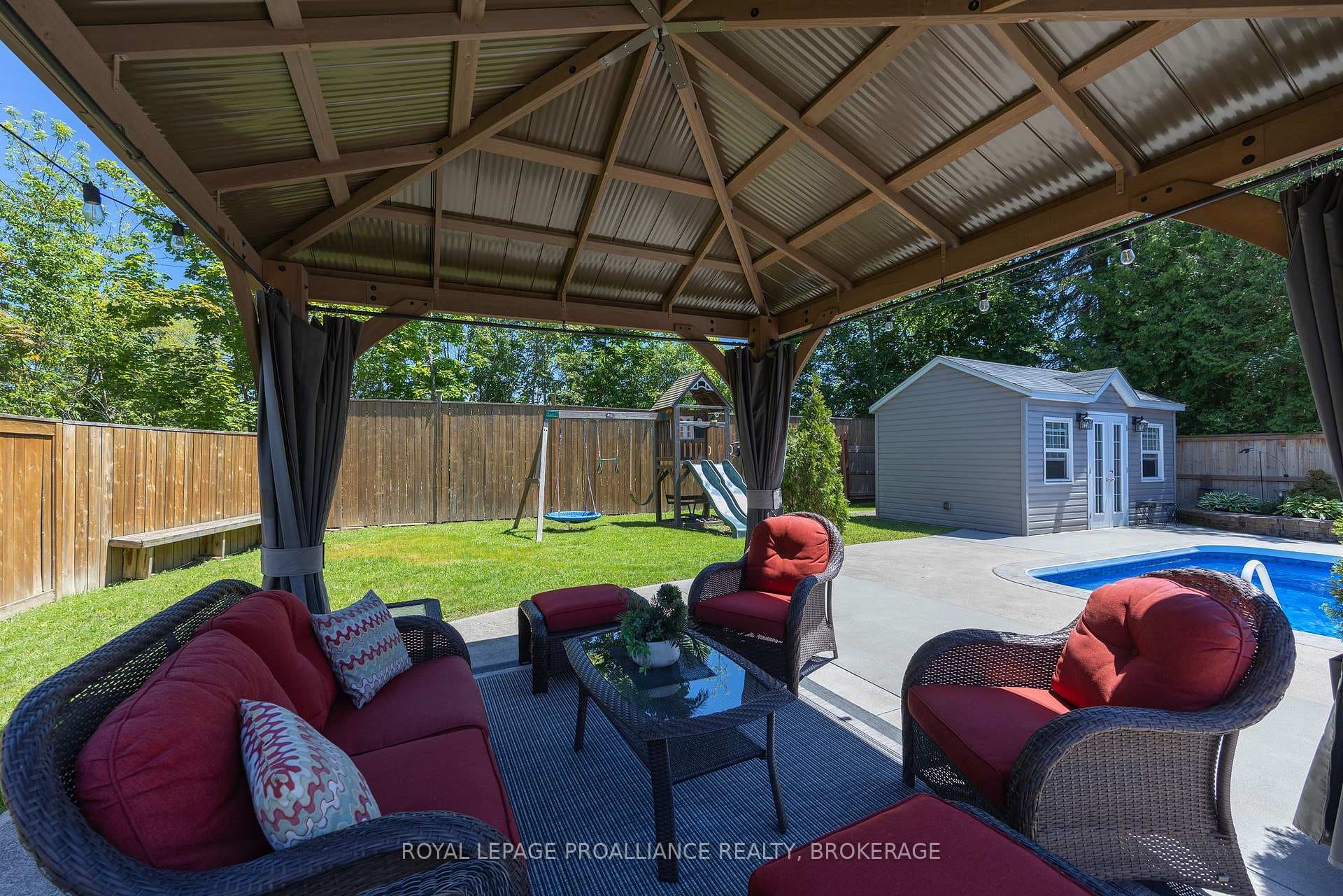 317 Avenue Road photo 17