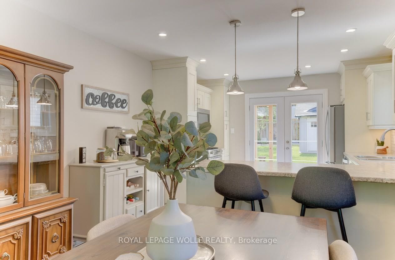 143 Dawn Crescent photo 11