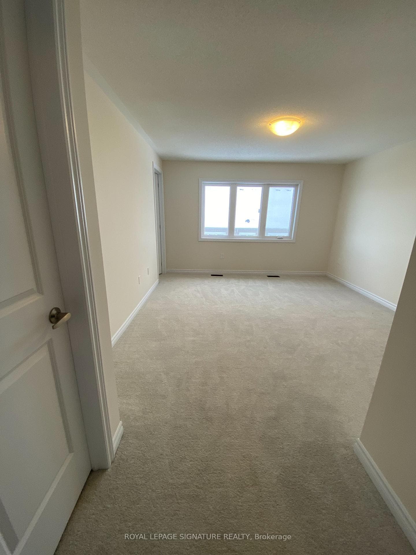 147 Gear Avenue photo 23