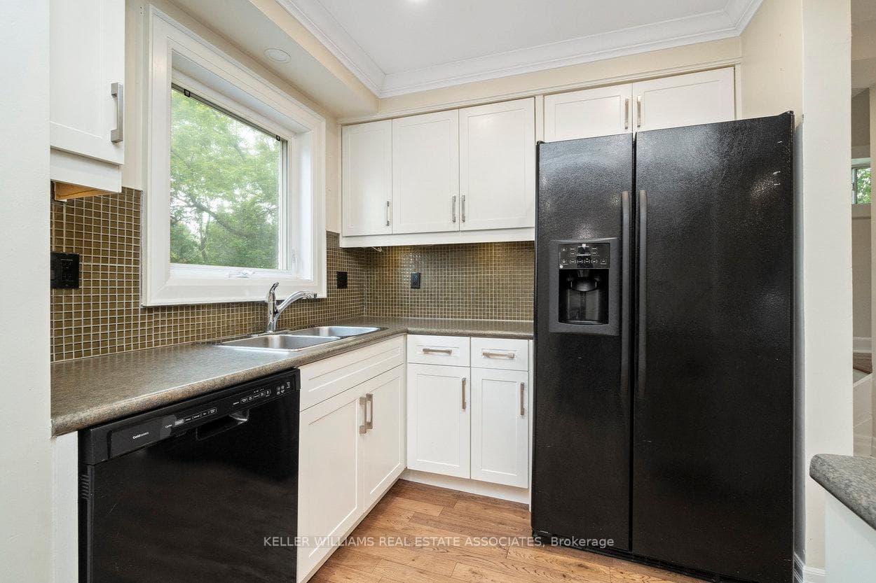 10 Joseph Street photo 11