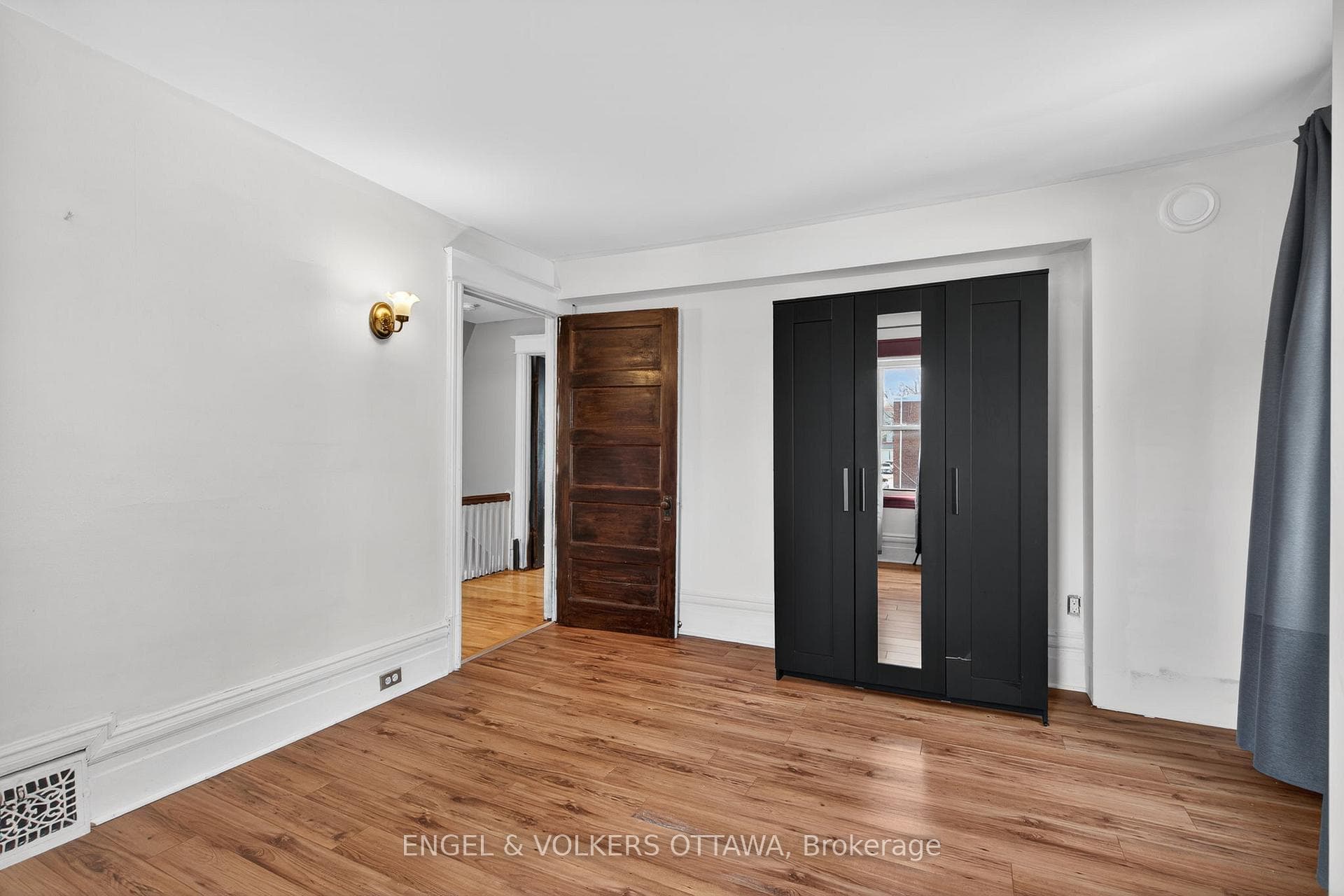 434 Byron Avenue photo 16