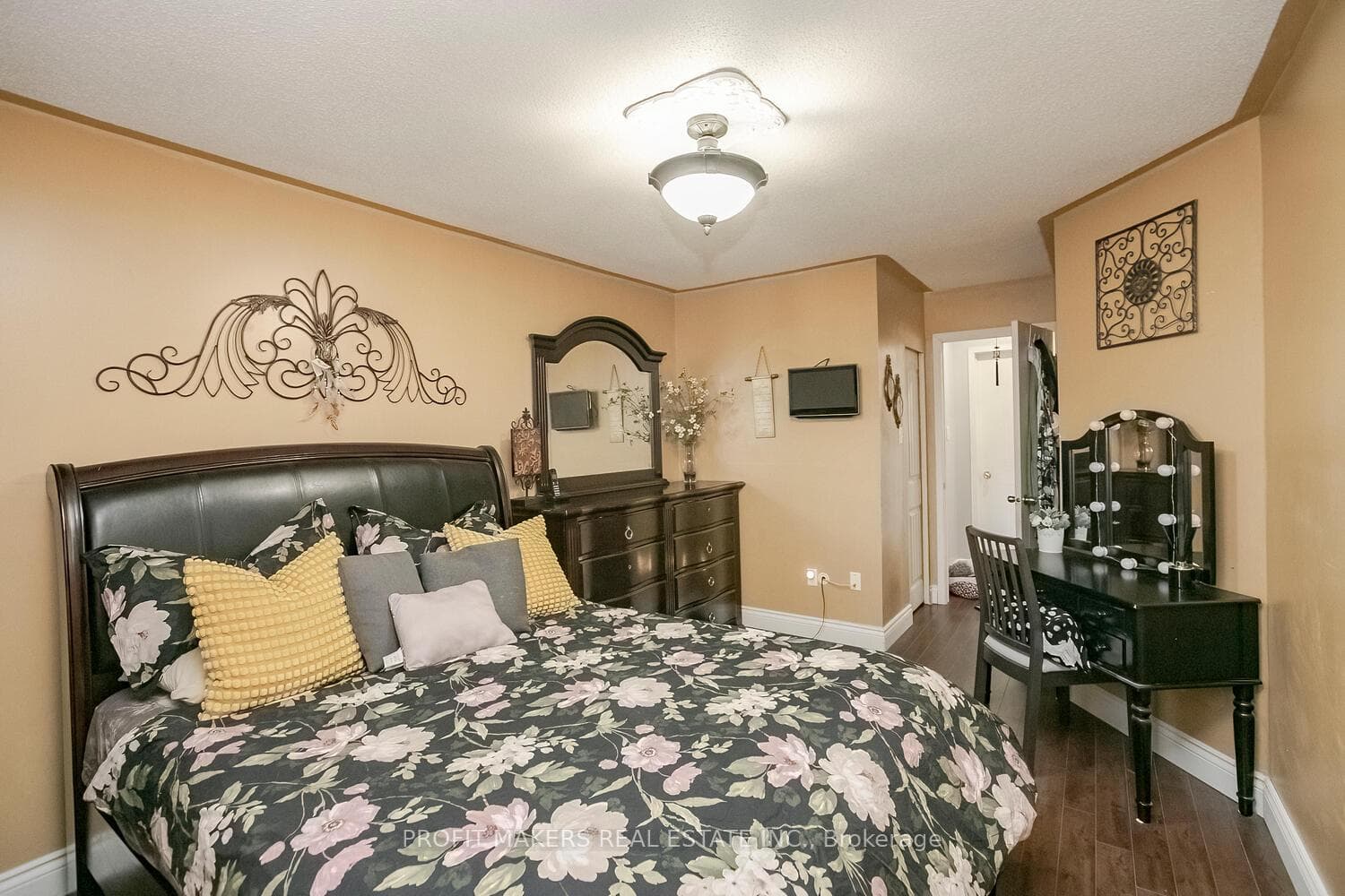 104 Saddletree Trail photo 13