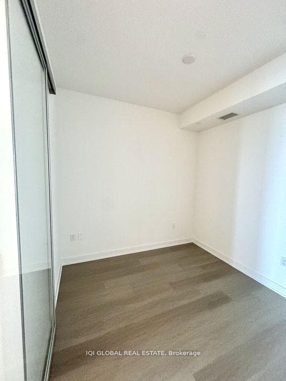 448 Burnhamthorpe Road Unit 6506 photo 15