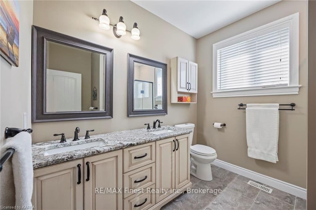 8 BURLEIGH Court photo 26
