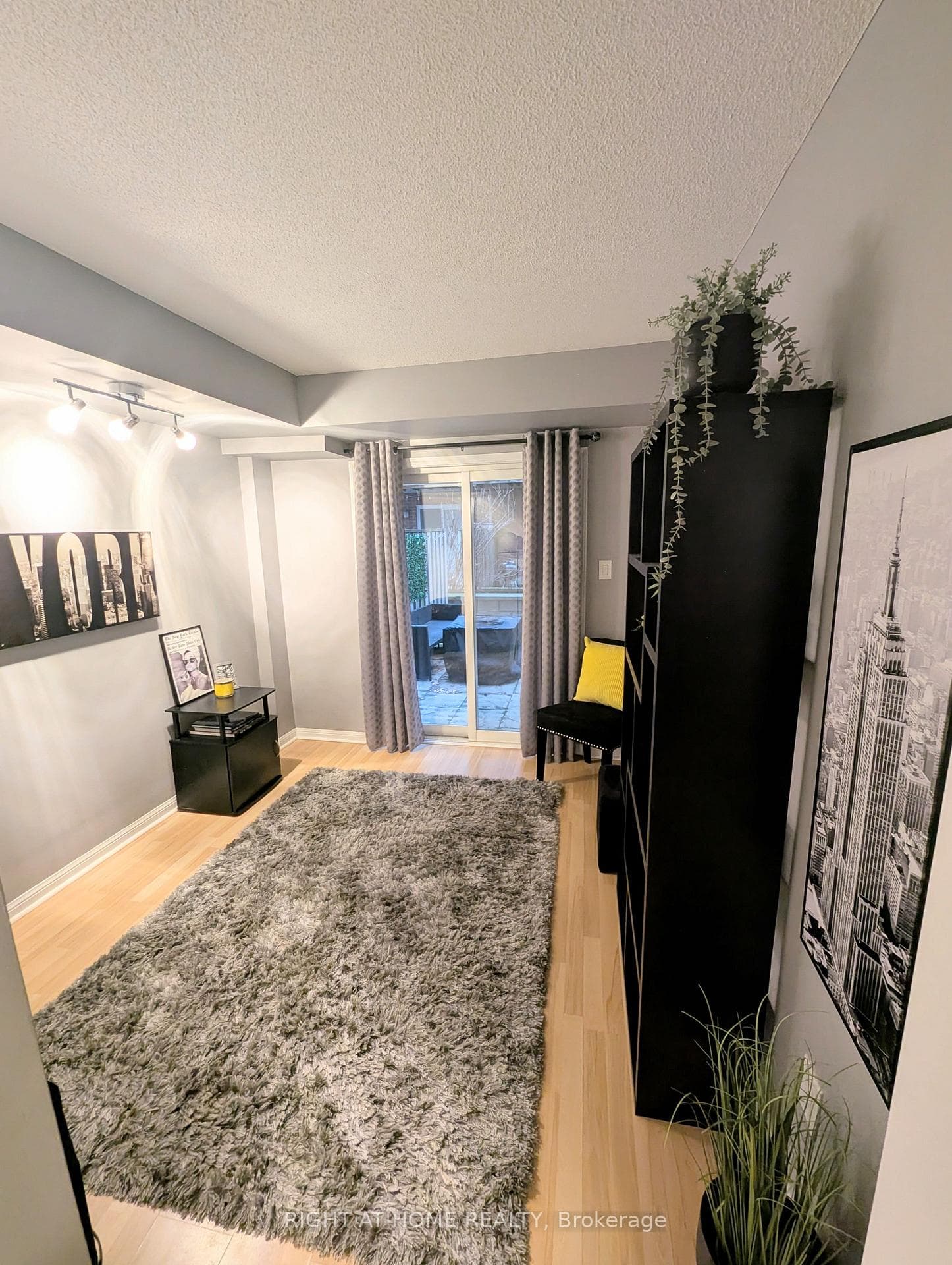 22 Laidlaw Street Unit 1208 photo 15