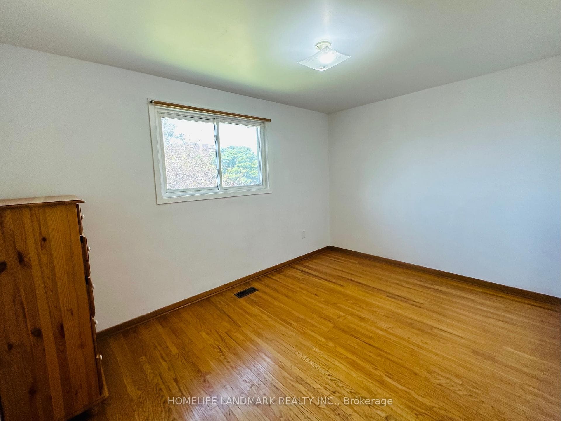 236 Fairglen Avenue photo 18
